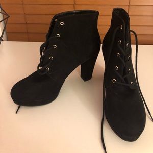 Black chunky heel booties!